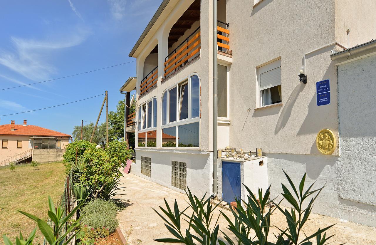 Apartments Dino 1374 Pula Exterior foto